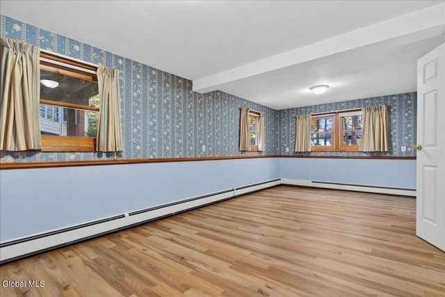 32 Tamarack Lane, Clifton Park, NY 12065