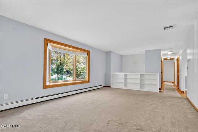 32 Tamarack Lane, Clifton Park, NY 12065