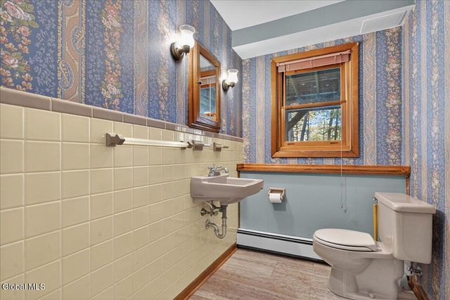 32 Tamarack Lane, Clifton Park, NY 12065