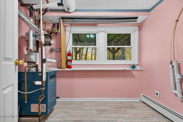 32 Tamarack Lane, Clifton Park, NY 12065