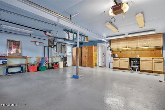 32 Tamarack Lane, Clifton Park, NY 12065