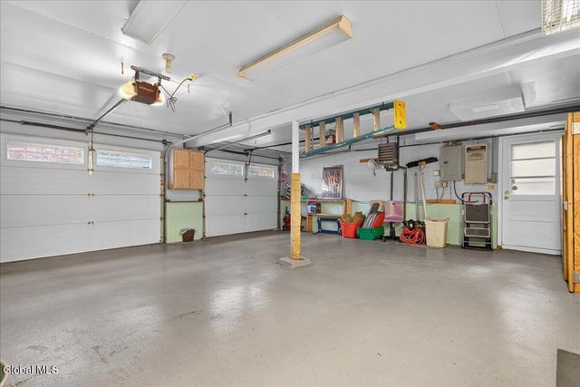 32 Tamarack Lane, Clifton Park, NY 12065