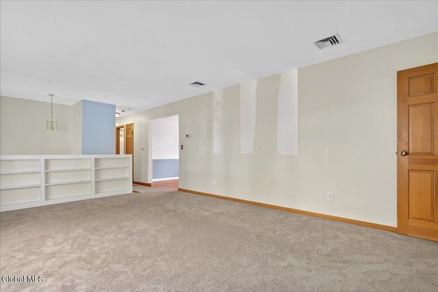 32 Tamarack Lane, Clifton Park, NY 12065