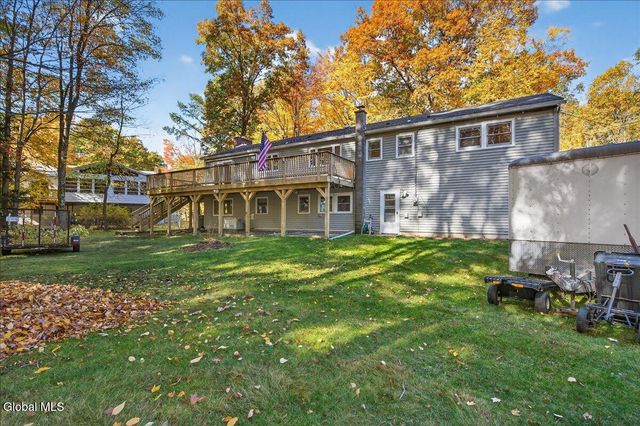 32 Tamarack Lane, Clifton Park, NY 12065