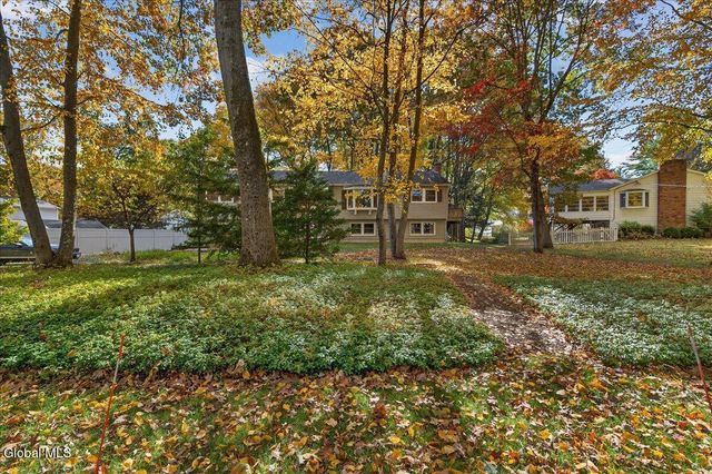 32 Tamarack Lane, Clifton Park, NY 12065