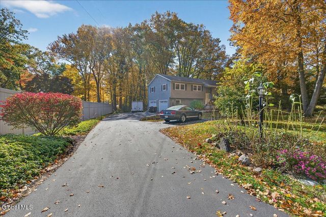 32 Tamarack Lane, Clifton Park, NY 12065