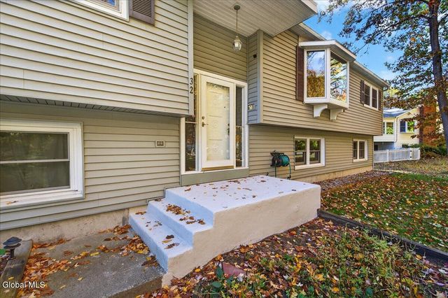 32 Tamarack Lane, Clifton Park, NY 12065