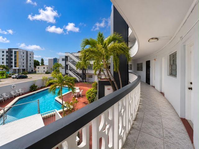 11 SW 52nd Avenue Apt 7b, Miami, FL 33134