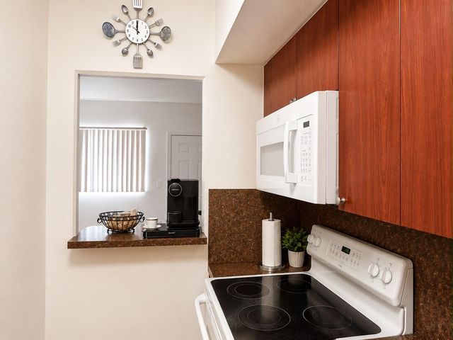 11 SW 52nd Avenue Apt 7b, Miami, FL 33134