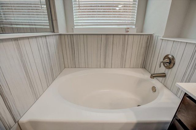 2417 Caddo Canoe DR, Leander, TX 78641