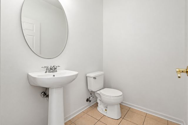 965 Winners Cup Ct Court 4, Naperville, IL 60564