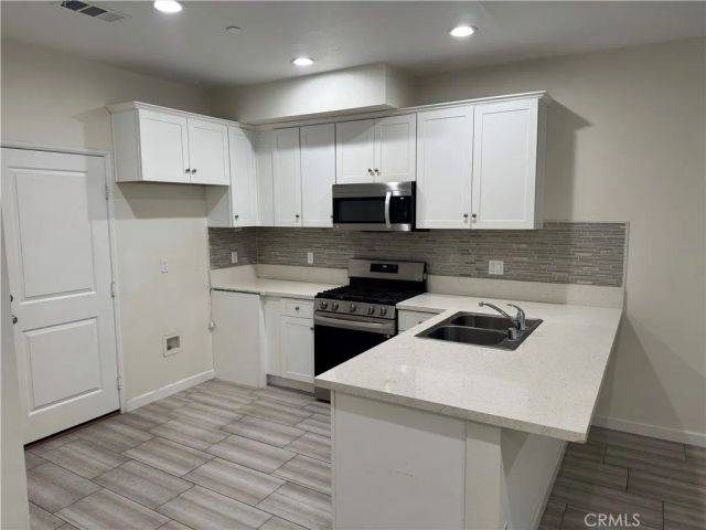 13665 Arrow Boulevard 8, Fontana, CA 92335