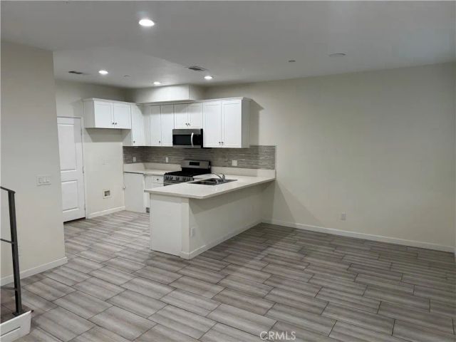 13665 Arrow Boulevard 8, Fontana, CA 92335