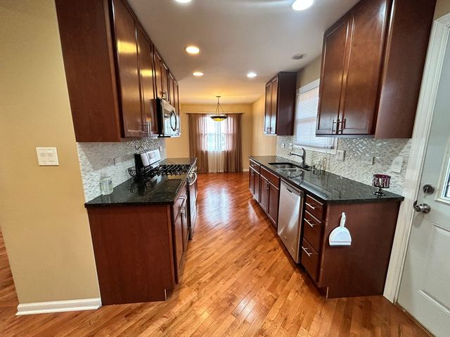 11825 S Bishop Street, Chicago, IL 60643