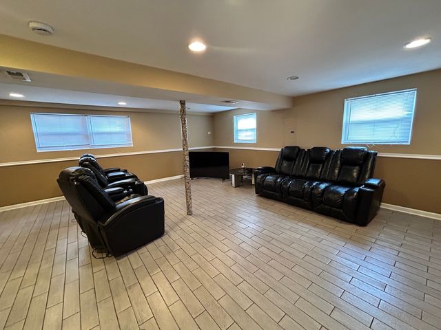 11825 S Bishop Street, Chicago, IL 60643