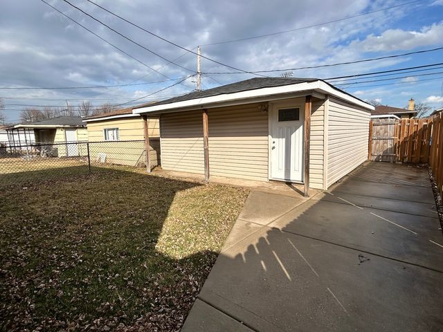 11825 S Bishop Street, Chicago, IL 60643