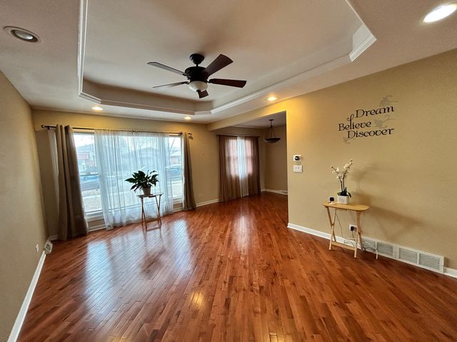 11825 S Bishop Street, Chicago, IL 60643