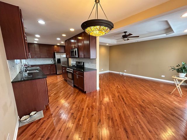 11825 S Bishop Street, Chicago, IL 60643