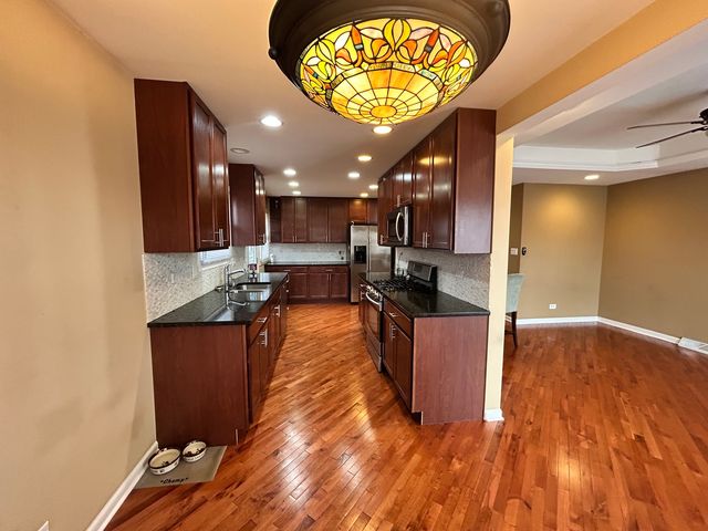 11825 S Bishop Street, Chicago, IL 60643