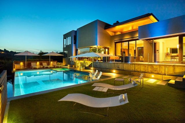 24301 Elise Court, Los Altos Hills, CA 94024