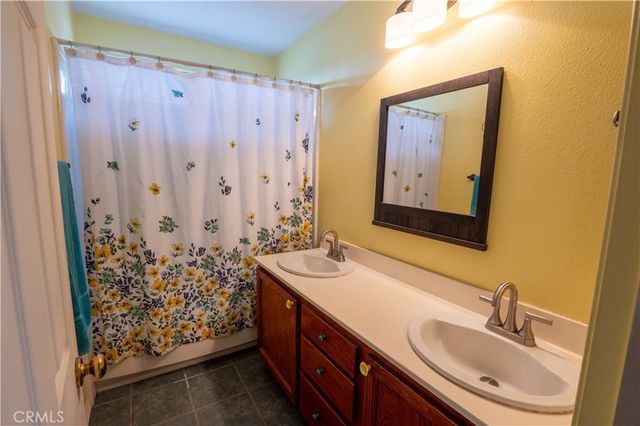 2760 W Windhaven, Rialto, CA 92377