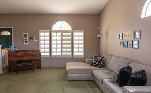 2760 W Windhaven, Rialto, CA 92377