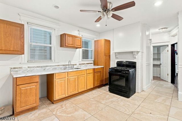 19 Grace St, Irvington Twp., NJ 07111