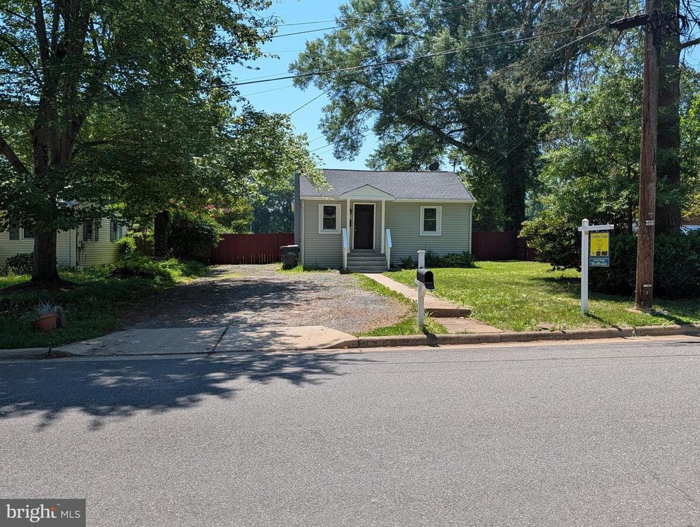 2913 DUNBAR ST, Alexandria, VA 22306