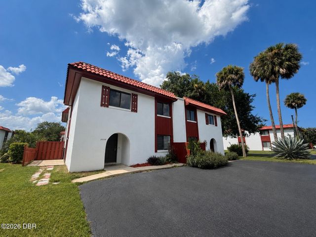 2028 Oak Meadow Circle, South Daytona, FL 32119