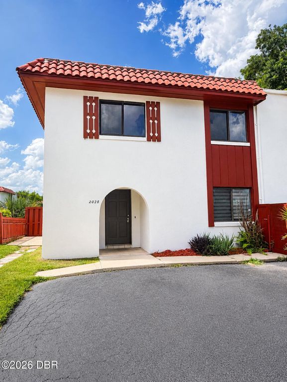 2028 Oak Meadow Circle, South Daytona, FL 32119