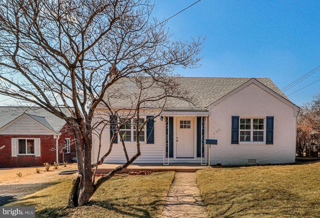 2020 S POLLARD ST, Arlington, VA 22204