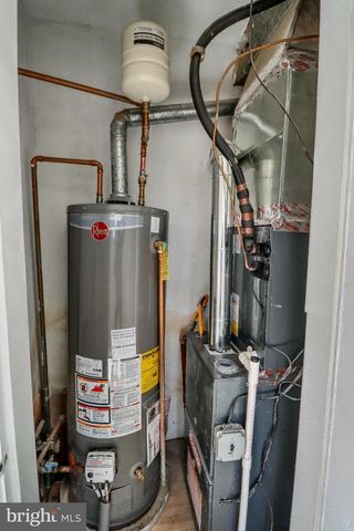 2020 S POLLARD ST, Arlington, VA 22204