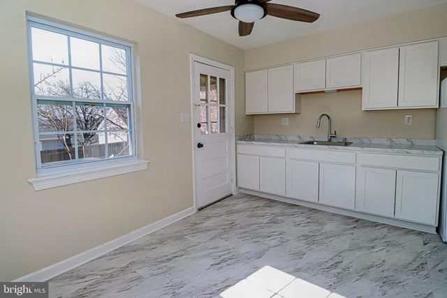 2020 S POLLARD ST, Arlington, VA 22204