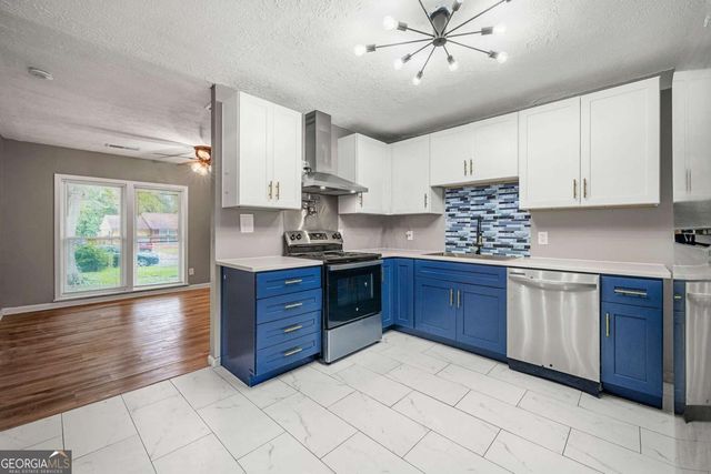 128 Alexander Court, Riverdale, GA 30274
