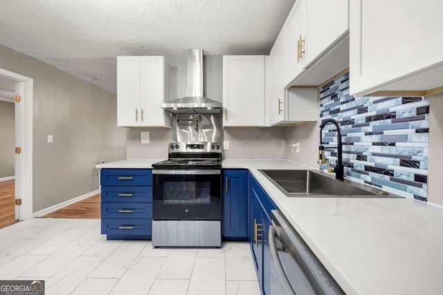 128 Alexander Court, Riverdale, GA 30274