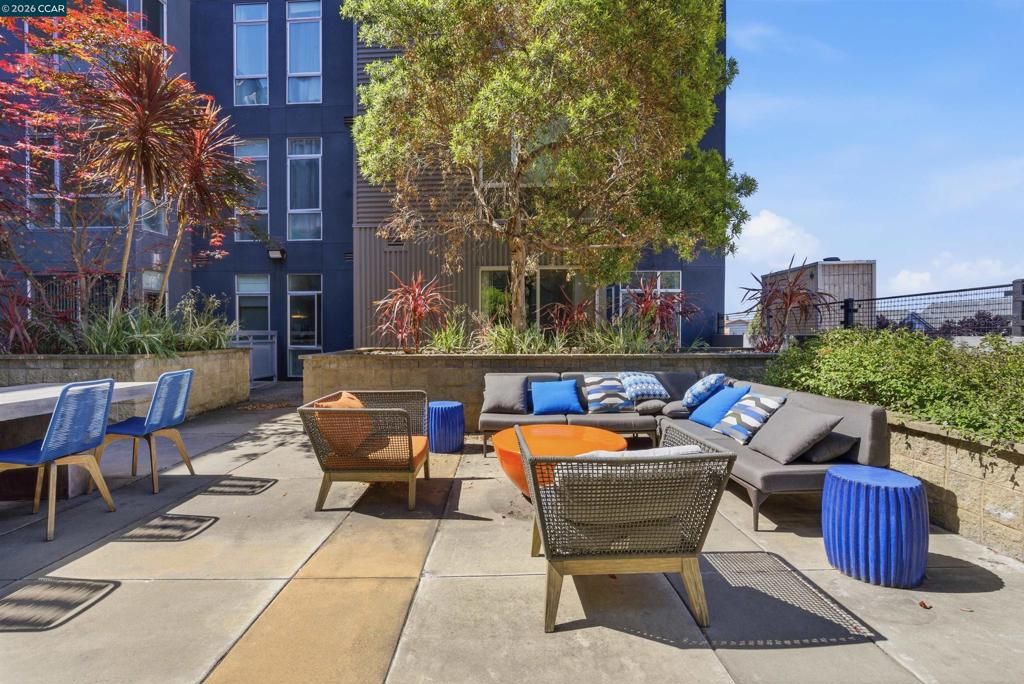 Image 25 of property listing at 901 Jefferson St 513, Oakland, CA 94607