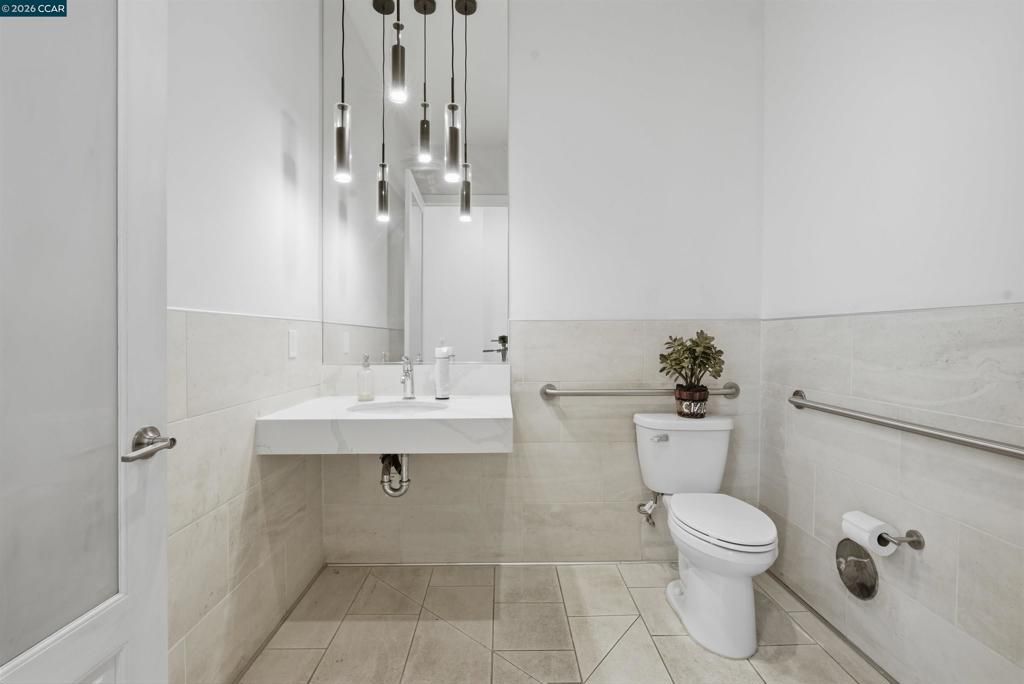 Image 31 of property listing at 901 Jefferson St 513, Oakland, CA 94607