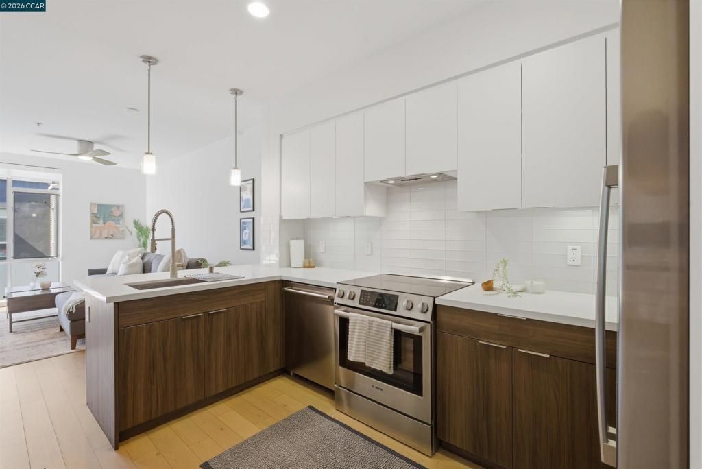 Image 6 of property listing at 901 Jefferson St 513, Oakland, CA 94607