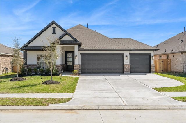 1537 Apache Heights Drive, Dayton, TX 77535
