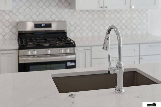 9515 Breashears Street, Lincoln, NE 68516