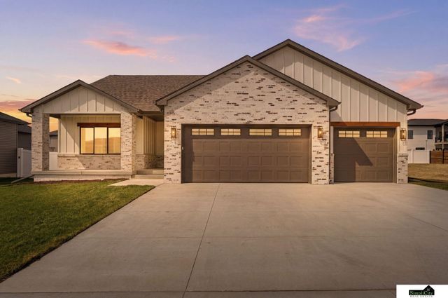 9515 Breashears Street, Lincoln, NE 68516