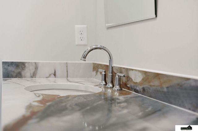 9515 Breashears Street, Lincoln, NE 68516