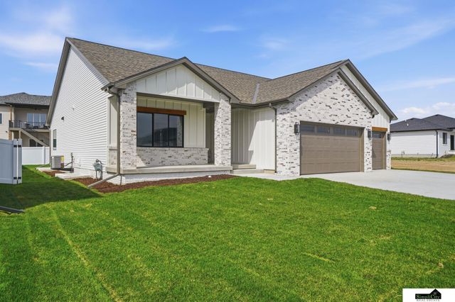 9515 Breashears Street, Lincoln, NE 68516