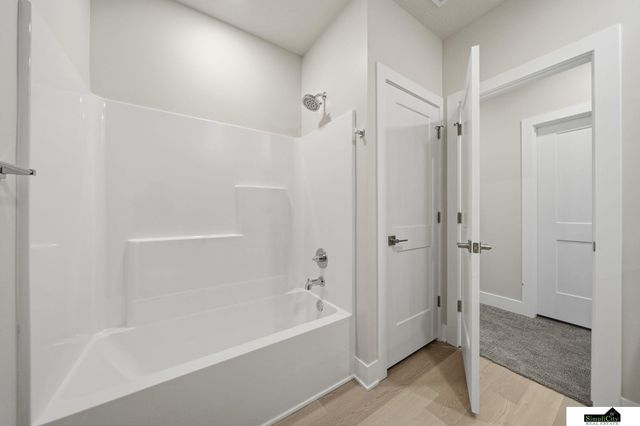 9515 Breashears Street, Lincoln, NE 68516