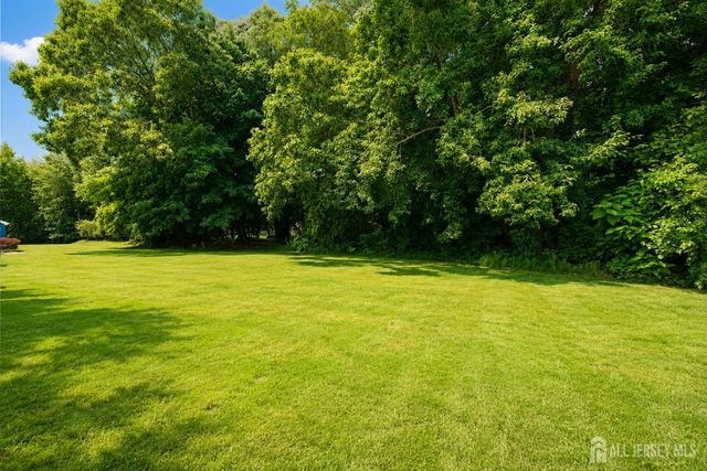 36 Bramble Lane, Old Bridge, NJ 07747
