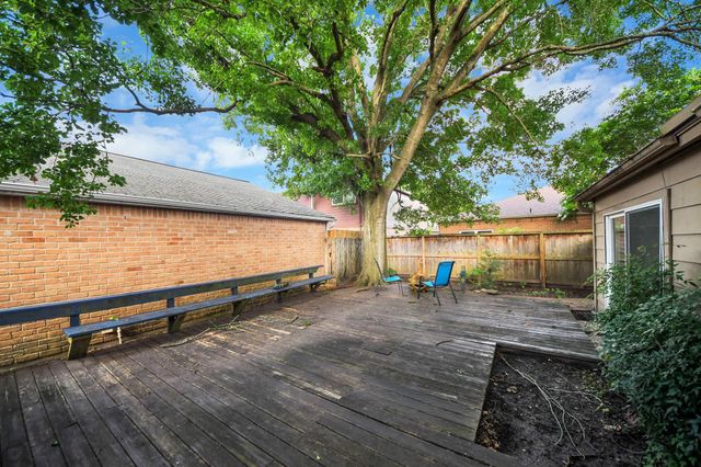 2210 Linea Del Pino Street, Houston, TX 77077