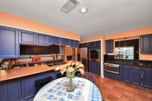 2210 Linea Del Pino Street, Houston, TX 77077