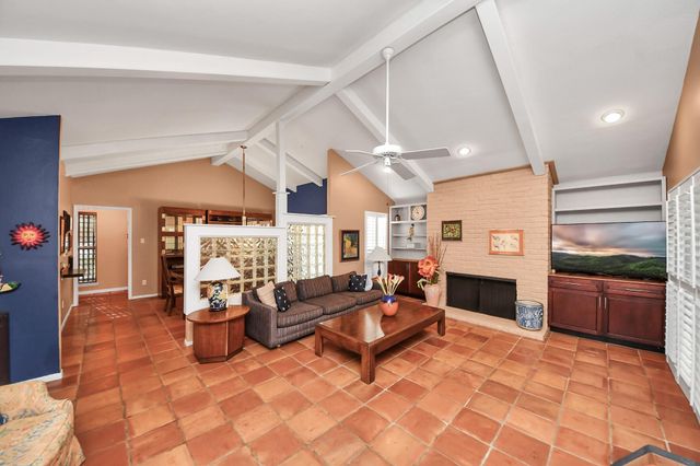 2210 Linea Del Pino Street, Houston, TX 77077