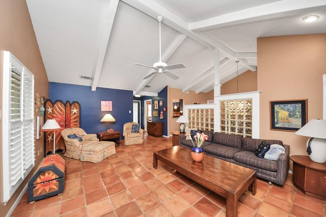2210 Linea Del Pino Street, Houston, TX 77077