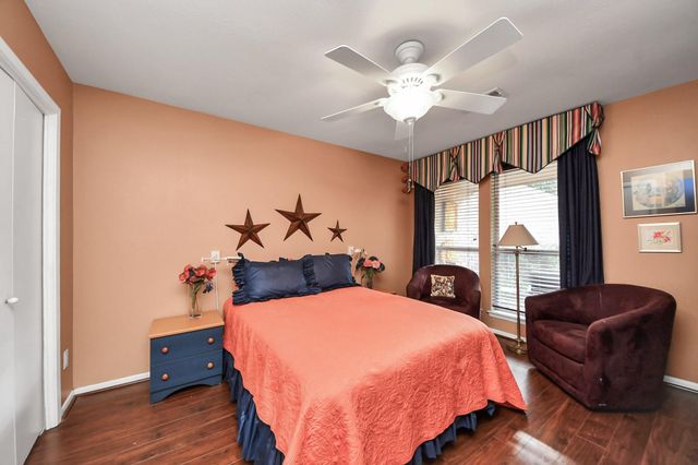 2210 Linea Del Pino Street, Houston, TX 77077